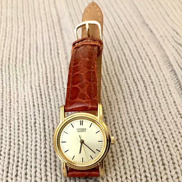 Citizen Quartz Women's watch with leather strap, like new - Picture 3 of 8